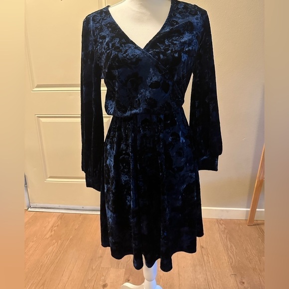 NWT ModCloth Velvet Luxe Structure Dress Wrap Floral size S, long sleeve modern - Picture 5 of 8